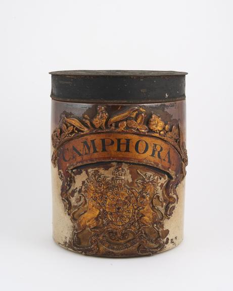 Stoneware drug jar with lid, for CAMPHORA', English, 1816-1837'