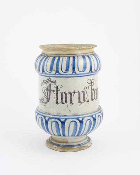 North Italian vase, late C17 or early C18 blue and white