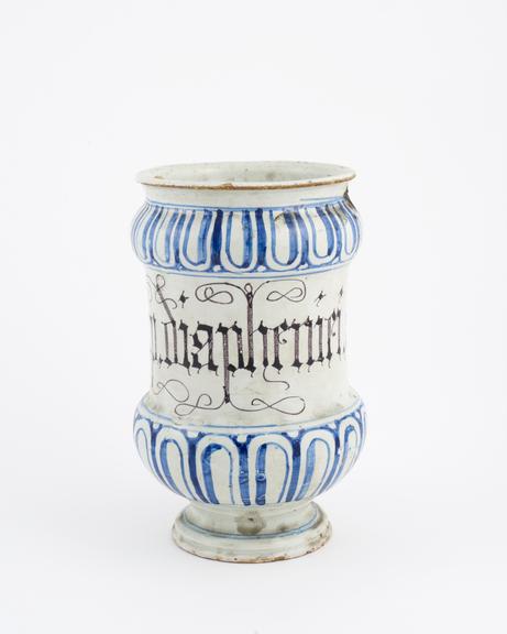 Italian albarello vase, C17 or C18 blue and white