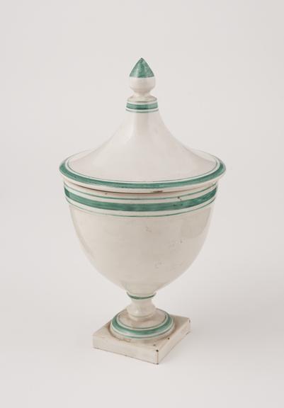 Lidded pharmacy jar, creamware, English, 1751-1800