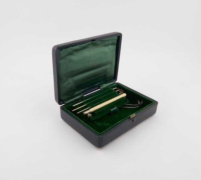 Lennox Browne's laryngoscope
