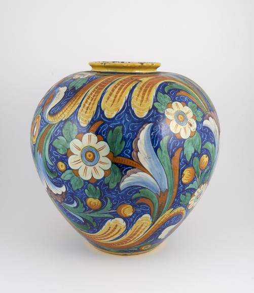 Pharmacy vase, Italian, made in late 19th century by Cantagalli