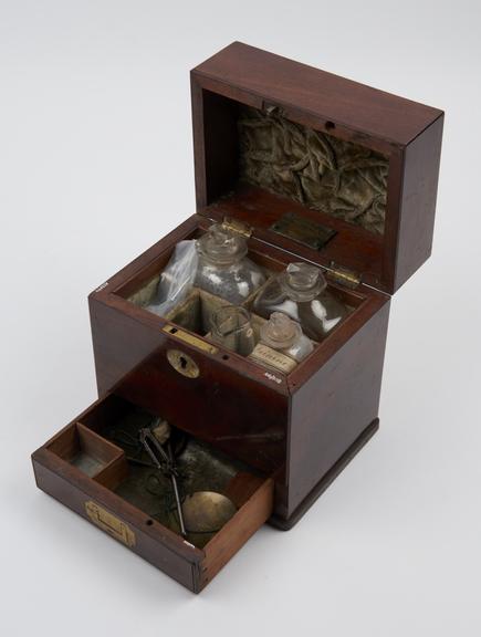 Medicine chest, mahogany veneer