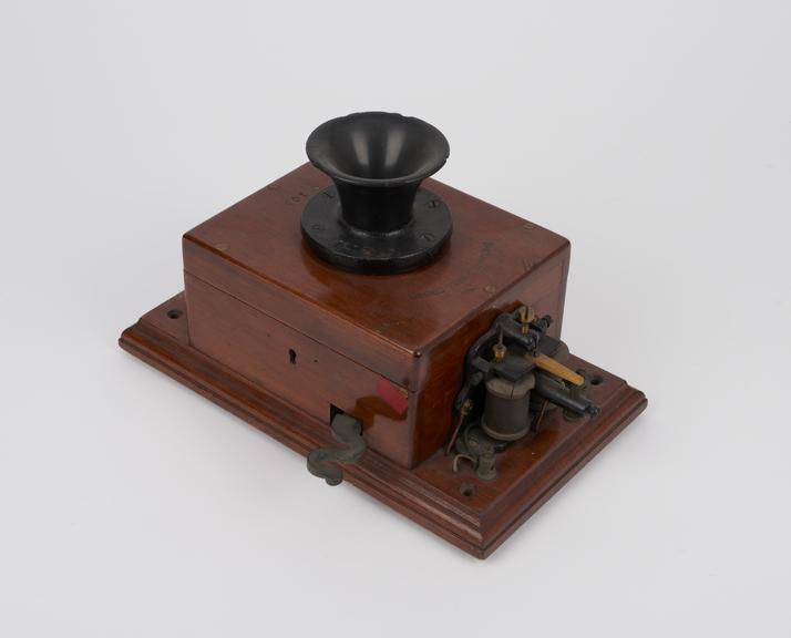 Wall telephone with Edison microphone