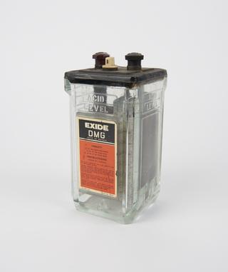 Lead acid accumulator battery