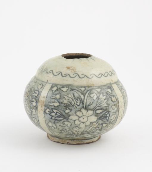 Pottery jar, with grey decoration, Islamic