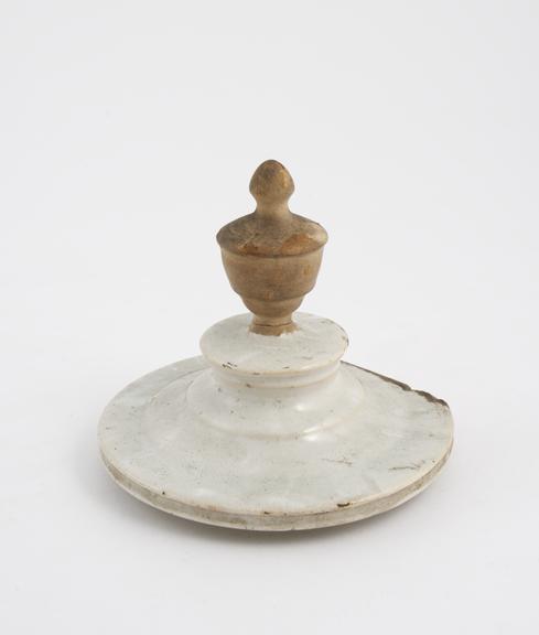Pharmacy jar lid, tin-glazed earthenware, 19th century