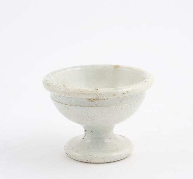 Earthenware dispensing pot, creamware, hemispherical belly