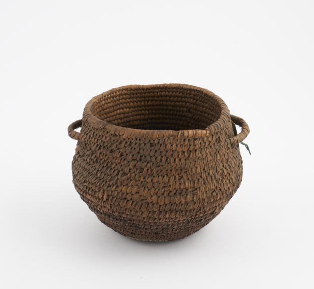 Basket, with 2 handles, Islamic