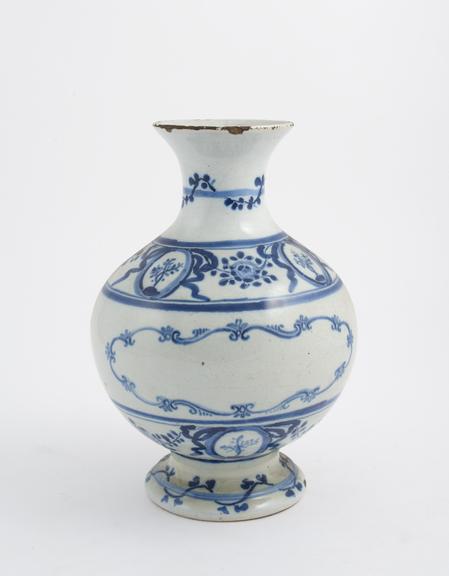 Blue and white pharmacy jar, North Italy, 1701-1850