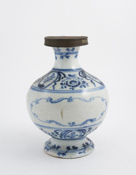 Blue and white pharmacy jar, North Italy, 1701-1850