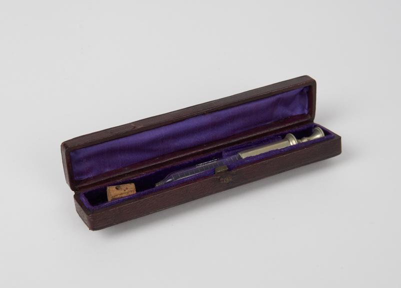 Coxeter's hypodermic syringe, glass and metal, cased