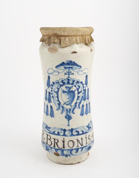 Albarello, majolica, Spanish, late 17th to early 18th centuries