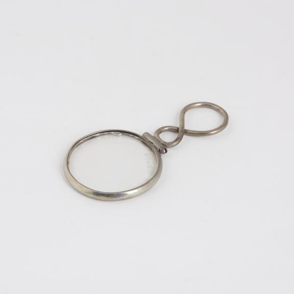 Spectacles, hand, quizzer, silver frame, English, 1780-1860