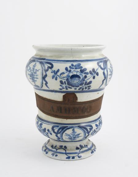 Pharmacy vase, blue and white, for amomo, north Italian