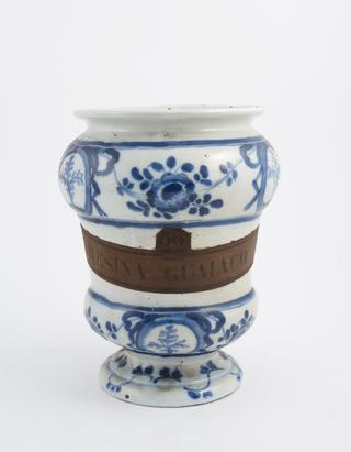 Blue and white pharmacy vase used for resina gualaco