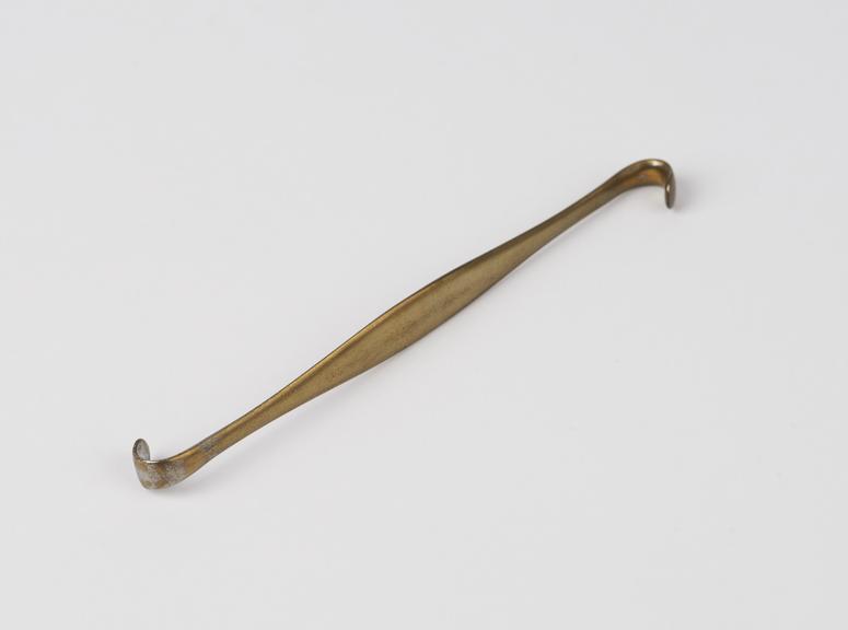 Eyelid retractor, double, steel, gilt, 19th century