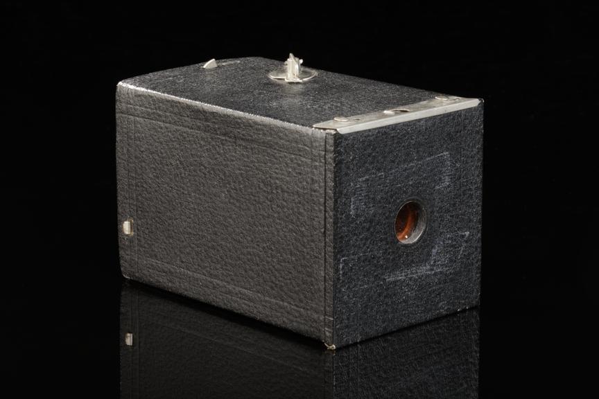 Box camera for 117 rollfilm 2 1/4 x 2 1/4 inches