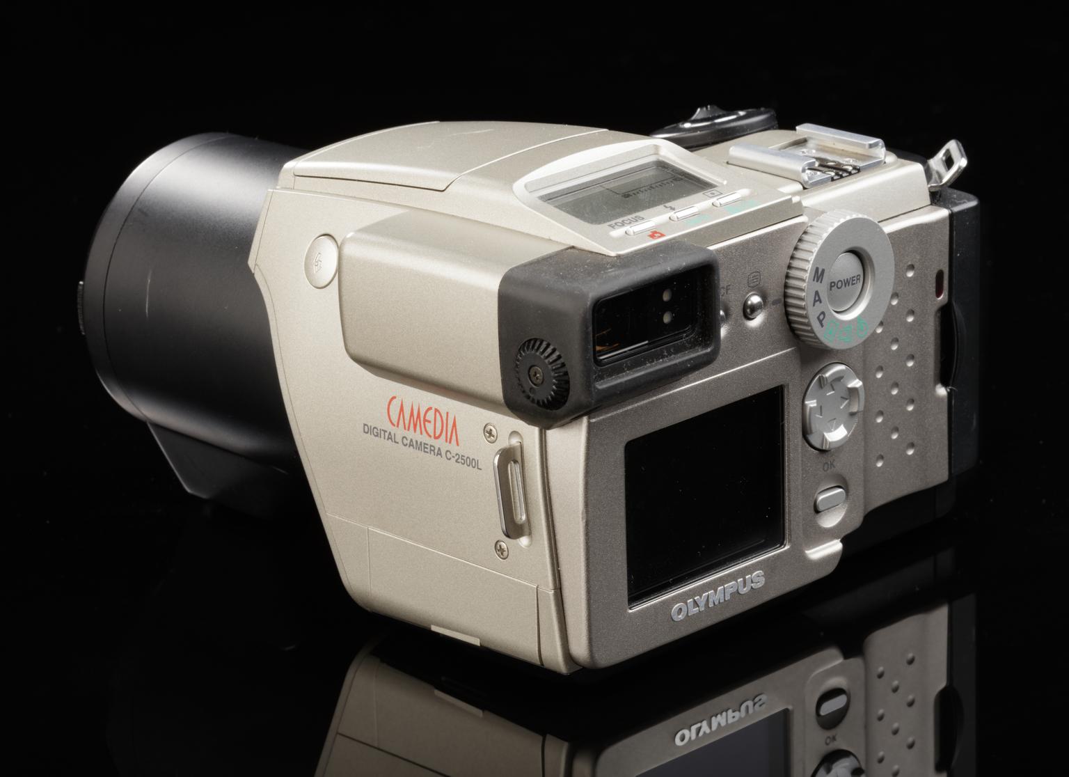 Olympus C2500L digital camera | Science Museum Group Collection