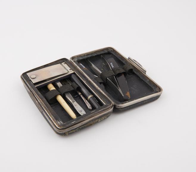 Pocket surgical instrument set