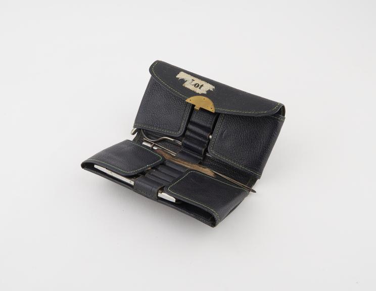 Pocket surgical instrument set