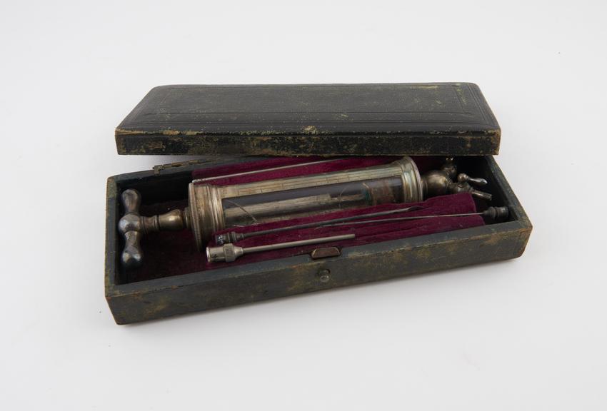 Aspirator with accessories