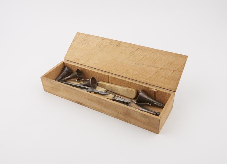 Surgical instrument set