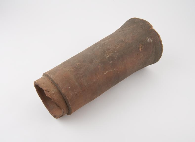Red clay water-pipe