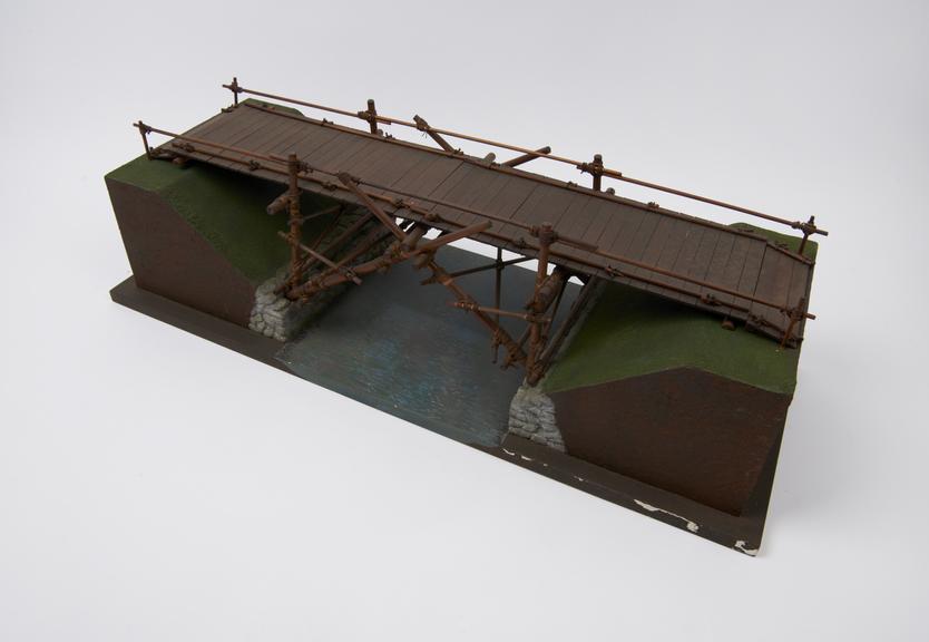 model, scale 1:16 (approx), single lock-frame bridge