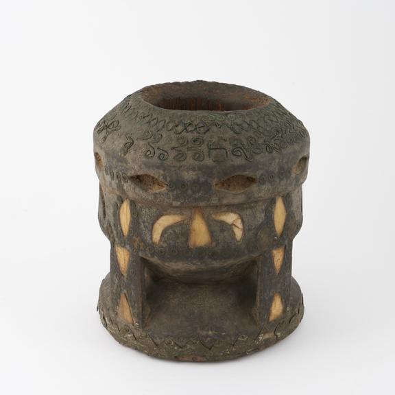 Carved wood mortar, Middle East, 1601-1850