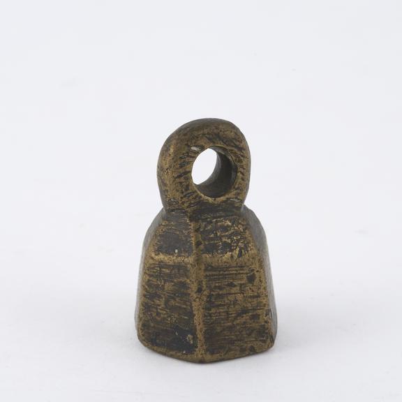 Seventeenth century brass weight (8oz)