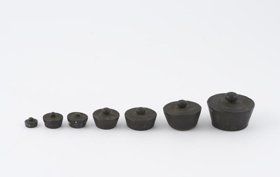 Weight set, incomplete, seven out of eight, bronze, ounzes