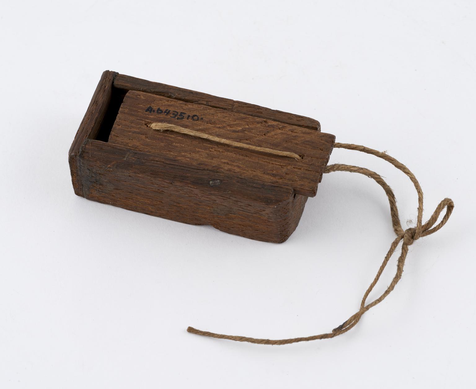 Small wooden box | Science Museum Group Collection