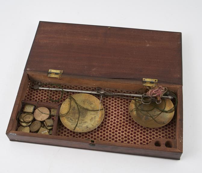 Weighing scales with weights, cased