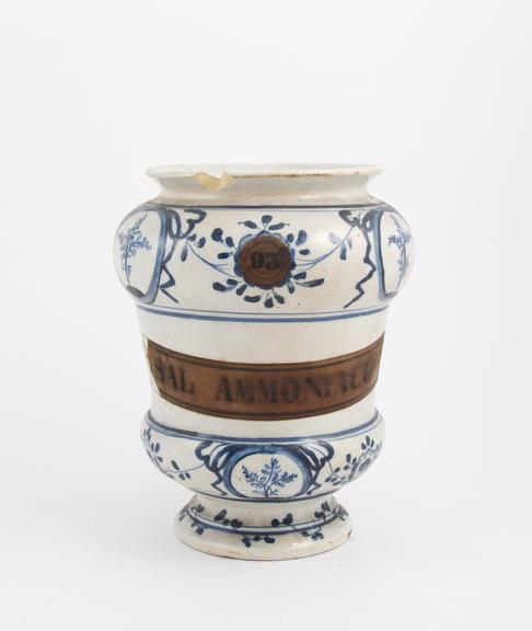 Blue and white pharmacy vase, used for sal ammoniac