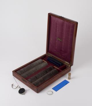 Wooden carton for Ophthalmic Disks (homatropine and cocaine)