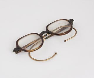 Coil spring spectacles