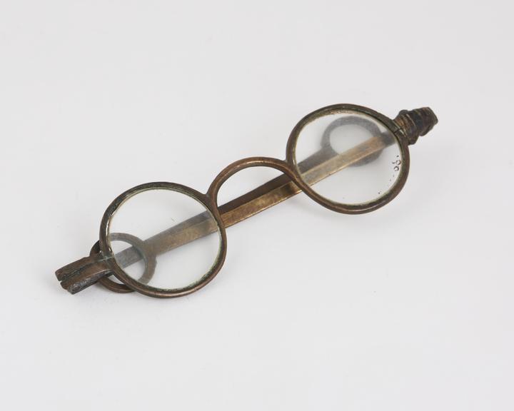 Straight spectacles, brass, English, 18th century