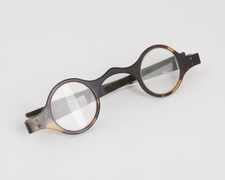 Spectacles, straight, tortoiseshell, silver hinges, English