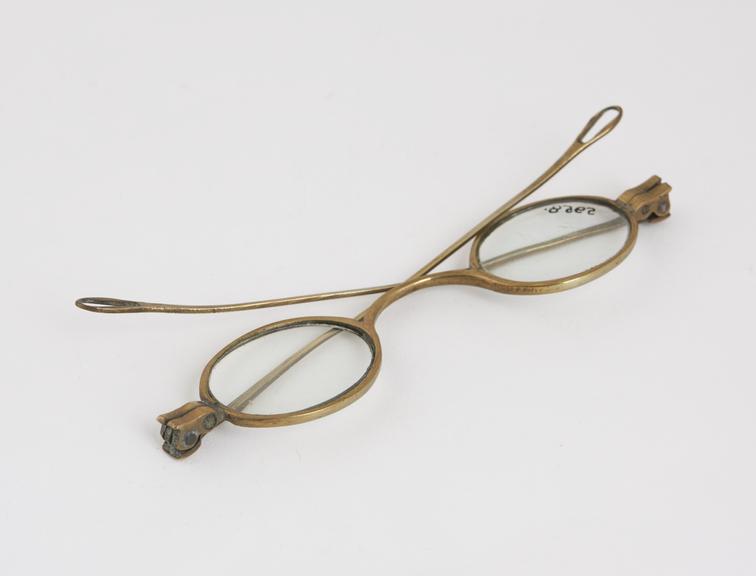 Straight spectacles, brass frame, English, 1750-1850