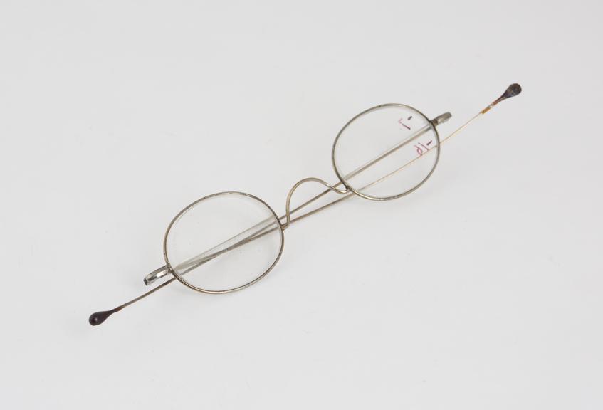 Straight spectacles, bifocal, silver wire, Engish, 1800-1890