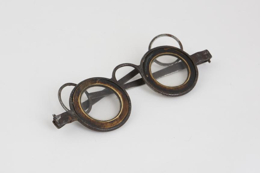 Spectacle Object straight spectacles | Science Museum Group Collection