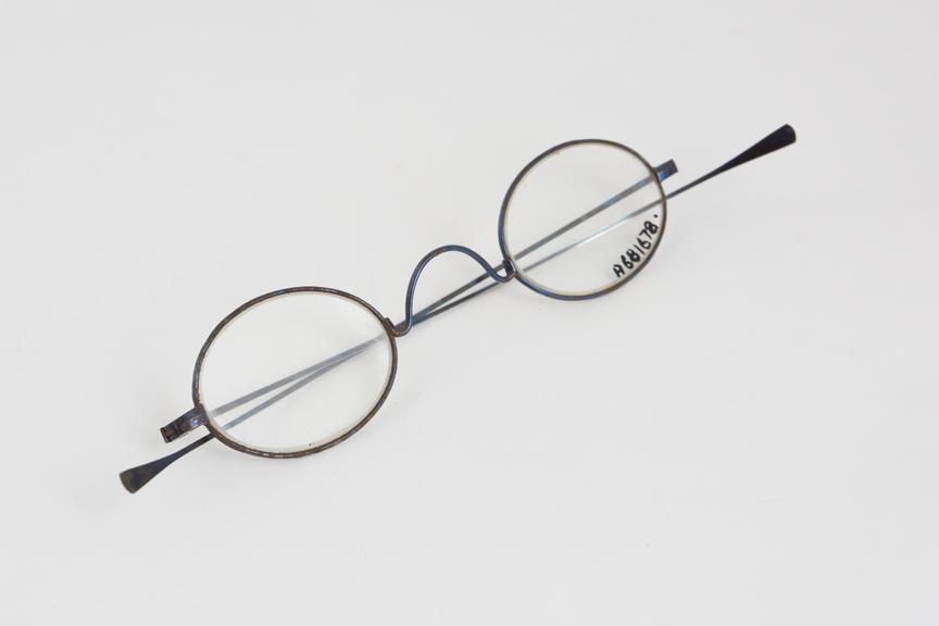 Straight spectacles, blued steel wire, English, 1801-1910