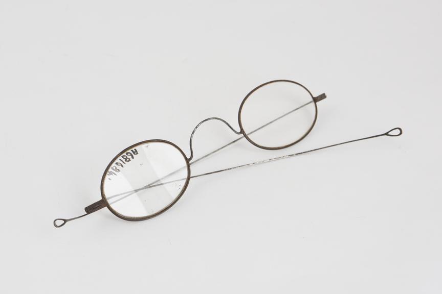 Straight spectacles, steel wire, English, 1801-1910