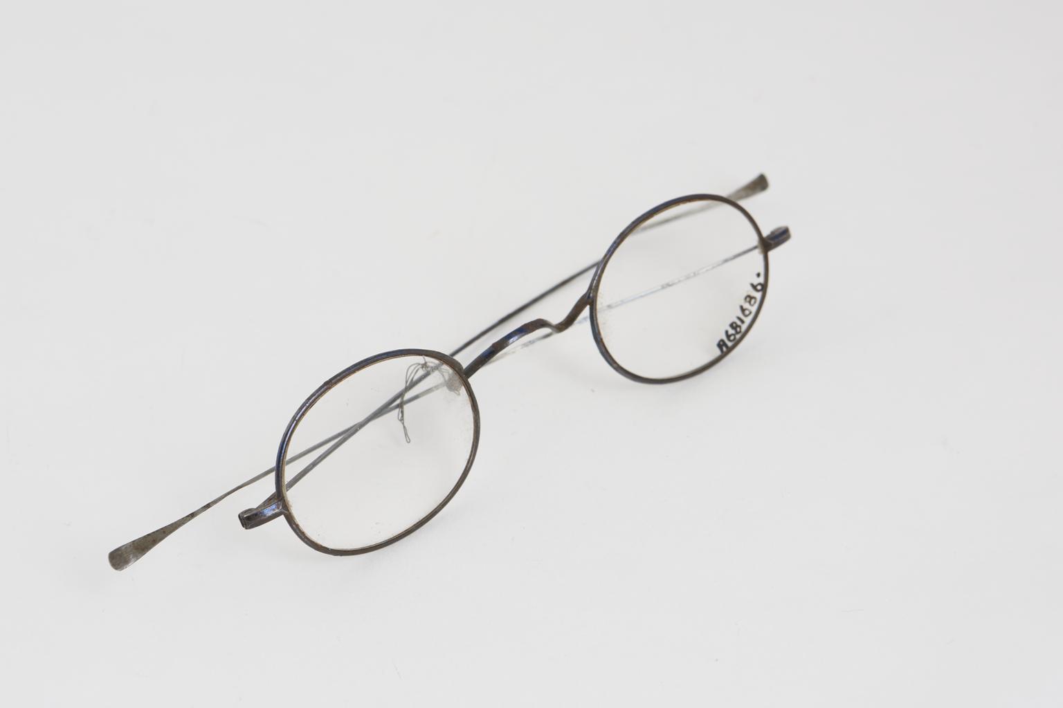 Simple Spectacle Straight spectacles | Science Museum Group Collection