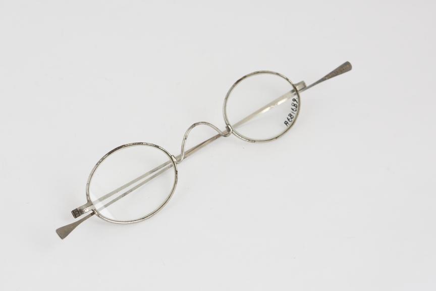 Straight spectacles, steel wire, French, 1801-1900