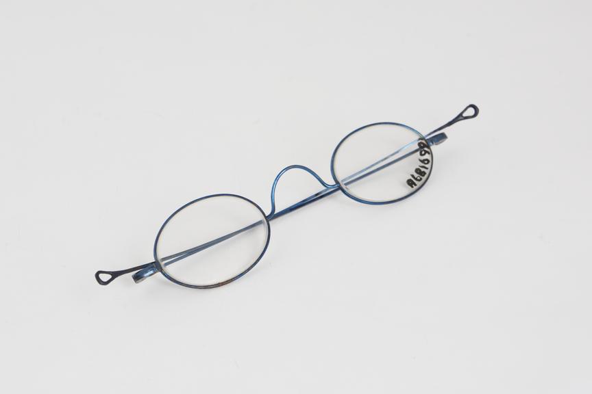 Straight spectacles, blued steel wire, English, 1801-1900