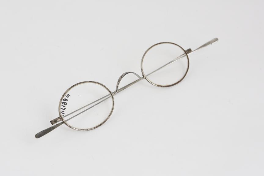 Straight spectacles, steel wire, French, 1801-1900