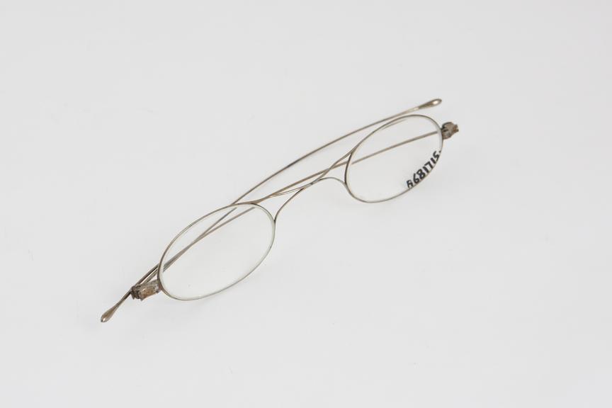 Straight spectacles, steel wire, French, 1801-1900