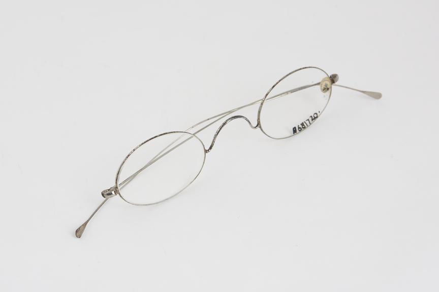 Straight spectacles of steel wire, English, 1801-1900